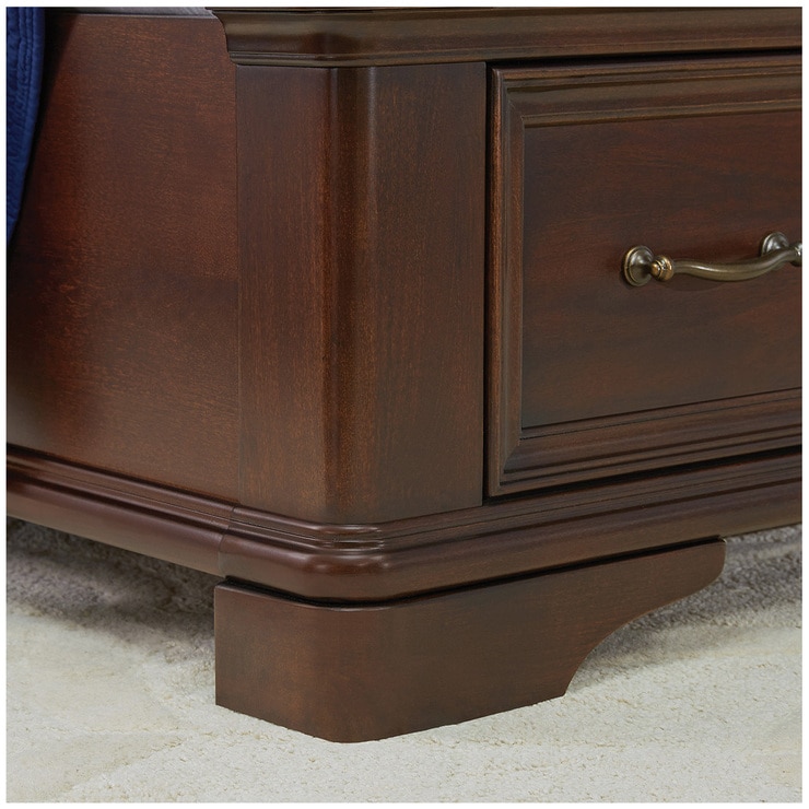 Universal Broadmoore Queen Storage Bed