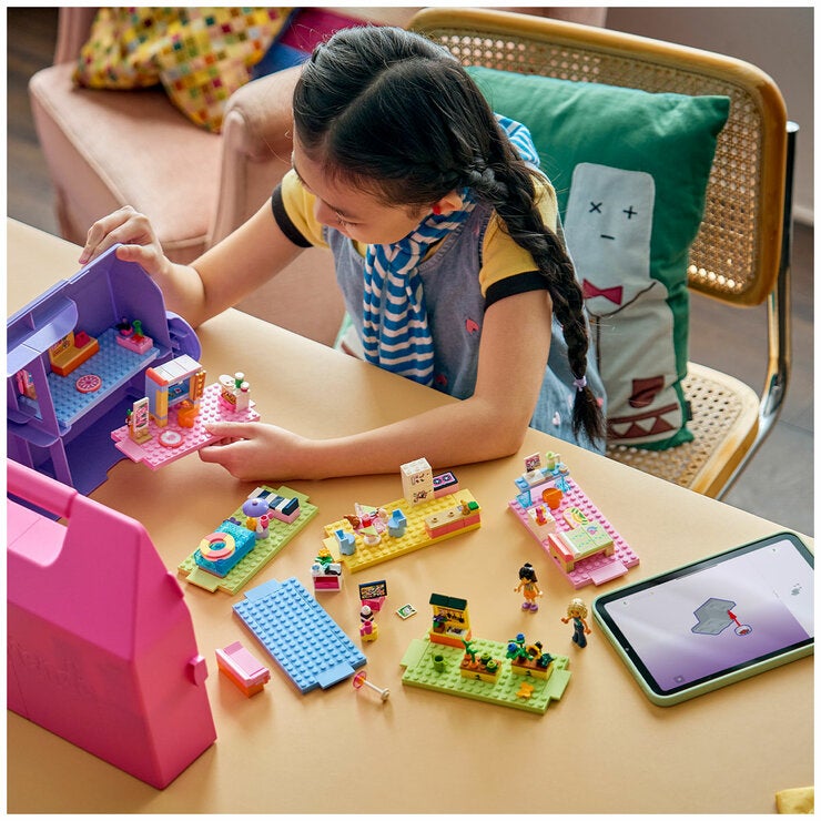 LEGO Friends Creative Dollhouse Suitcase 42697