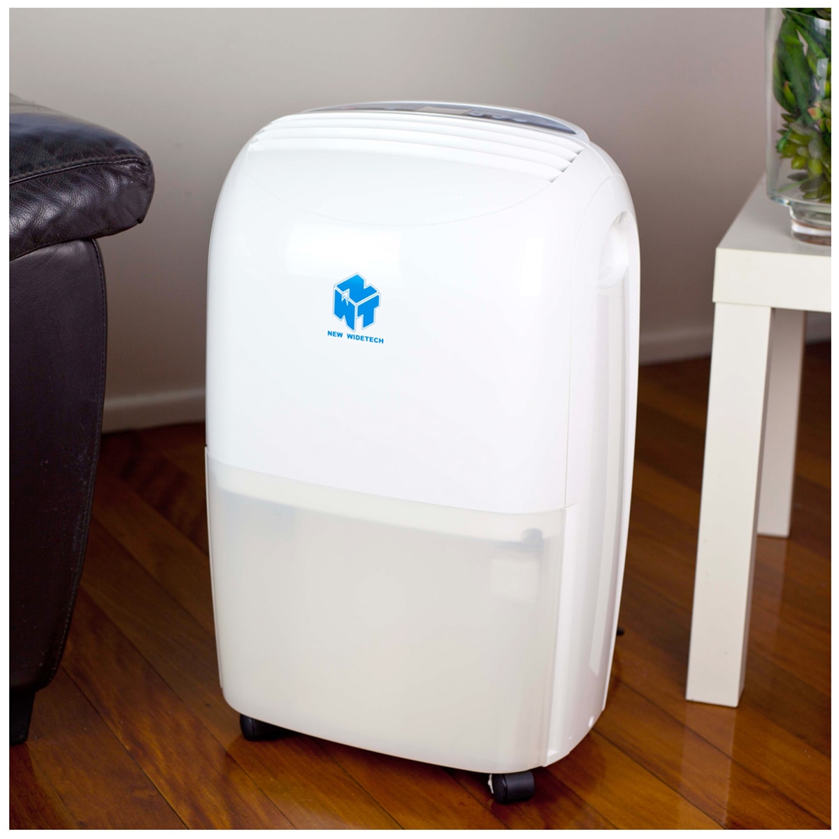 NWT Medium 20L dehumidifier WDH716DE