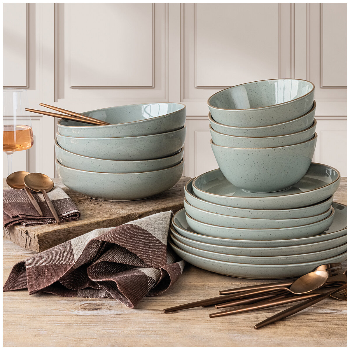 over&back Options Dinnerware 16 Piece Set