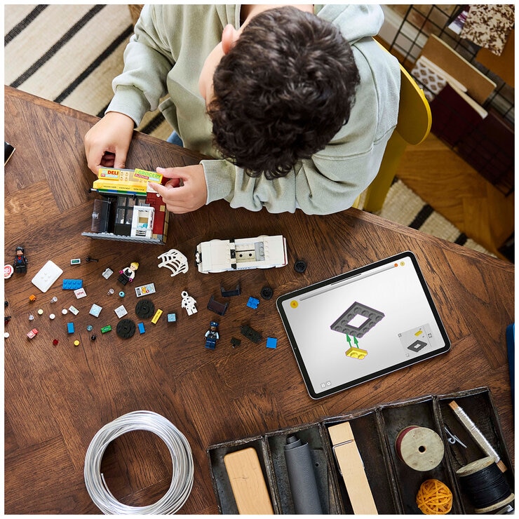 LEGO Marvel Spider-Verse Miles Morales vs The Spot 76311