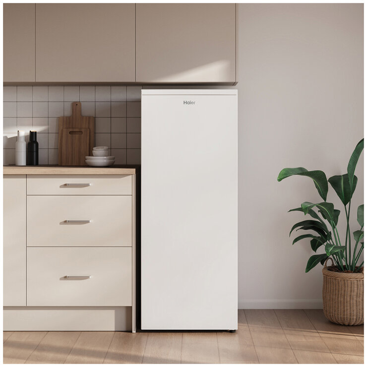 Haier 169L 300 Series Vertical Freezer White HVF170VW Haier 169L 300 Series Vertical Freezer White HVF170VW