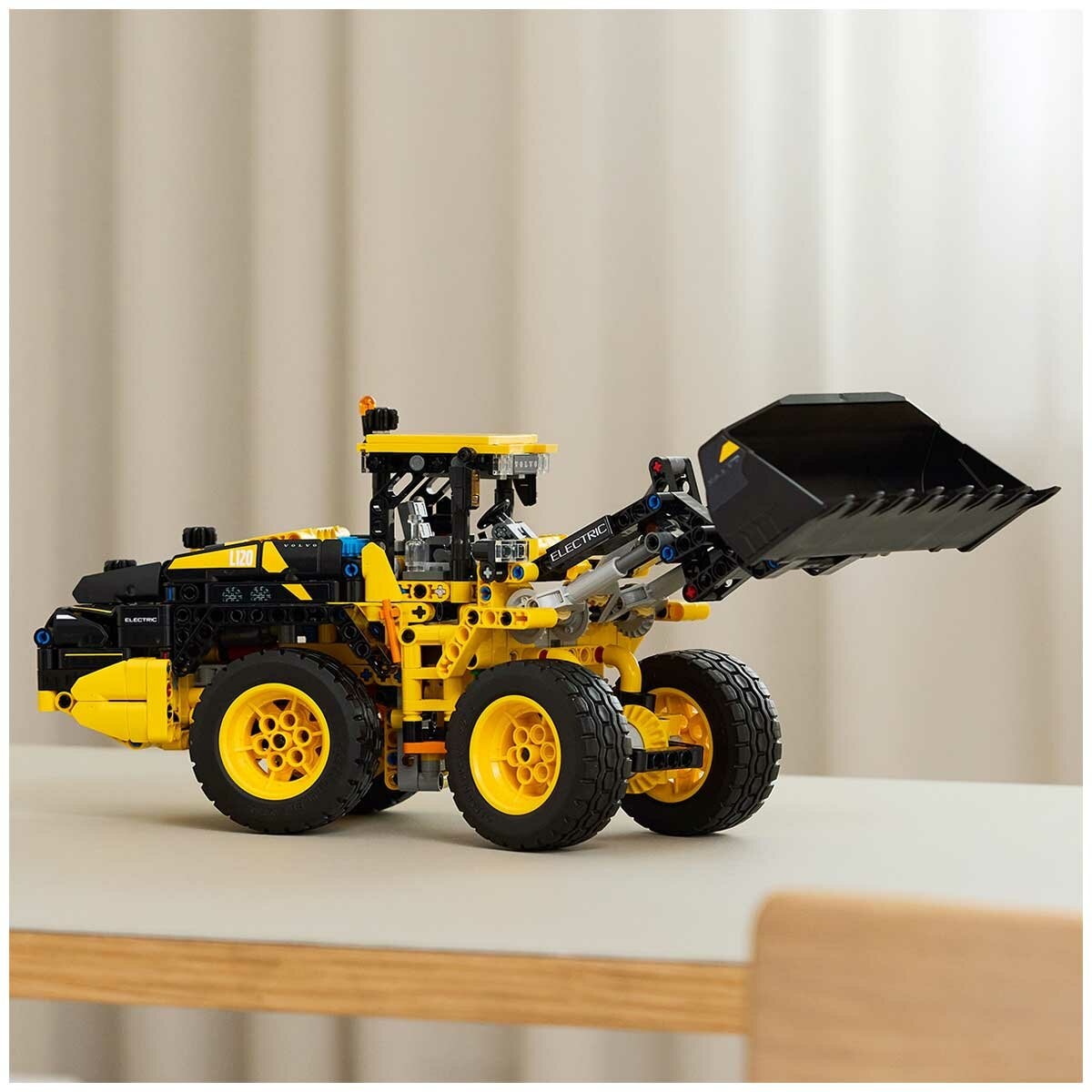 LEGO Volvo L120 Electric Wheel Loader 42209