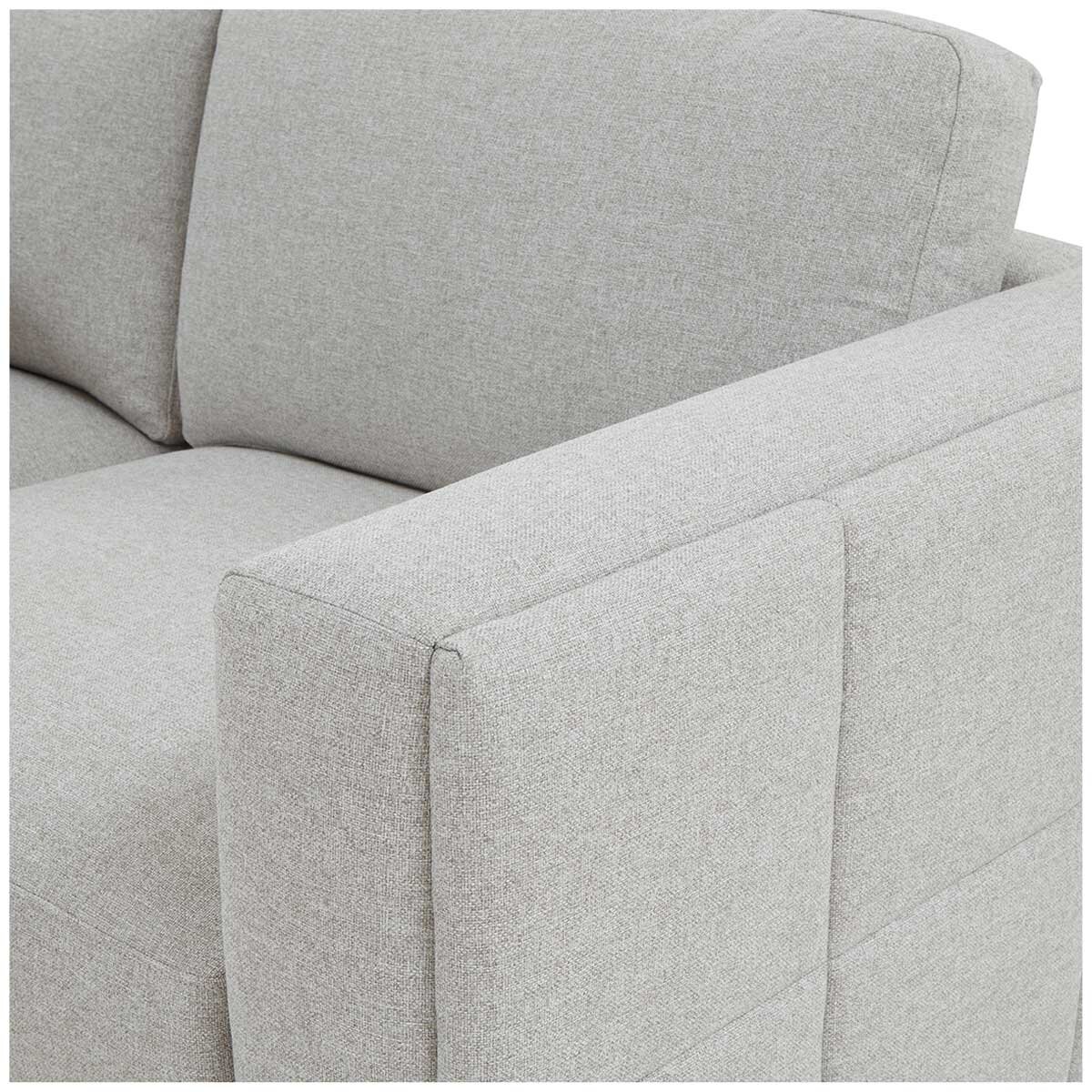 Synergy Home Furnishings Fabric Sectional With Ottoman