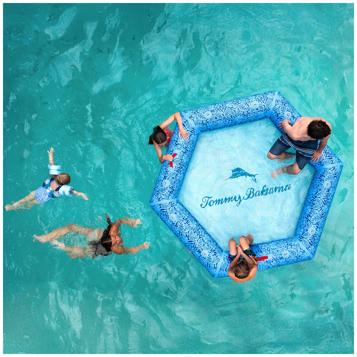 Tommy Bahama 2.44m Inflatable Water Hammock