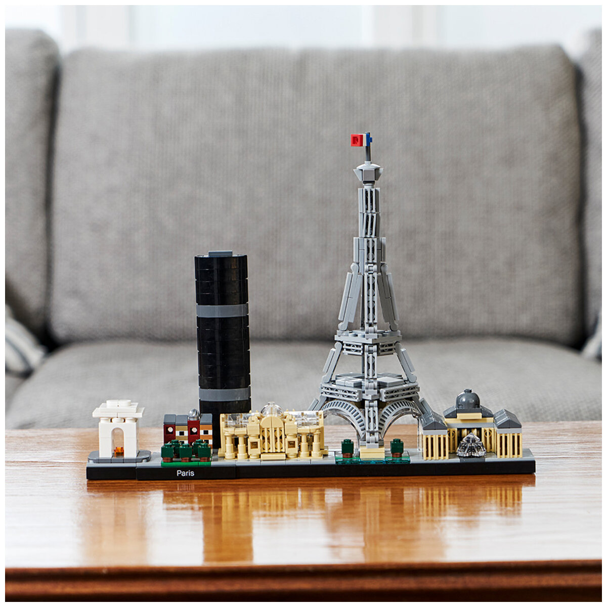 LEGO Skyline Collection Paris 21044
