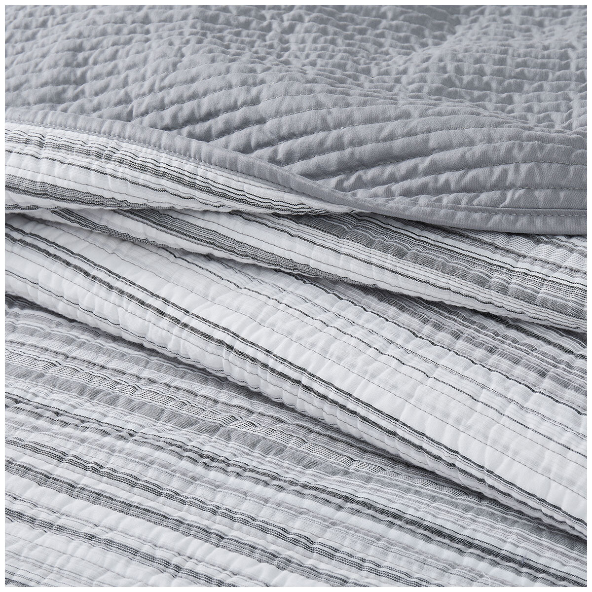 Retro Chic Quilt Set King 3 Piece
