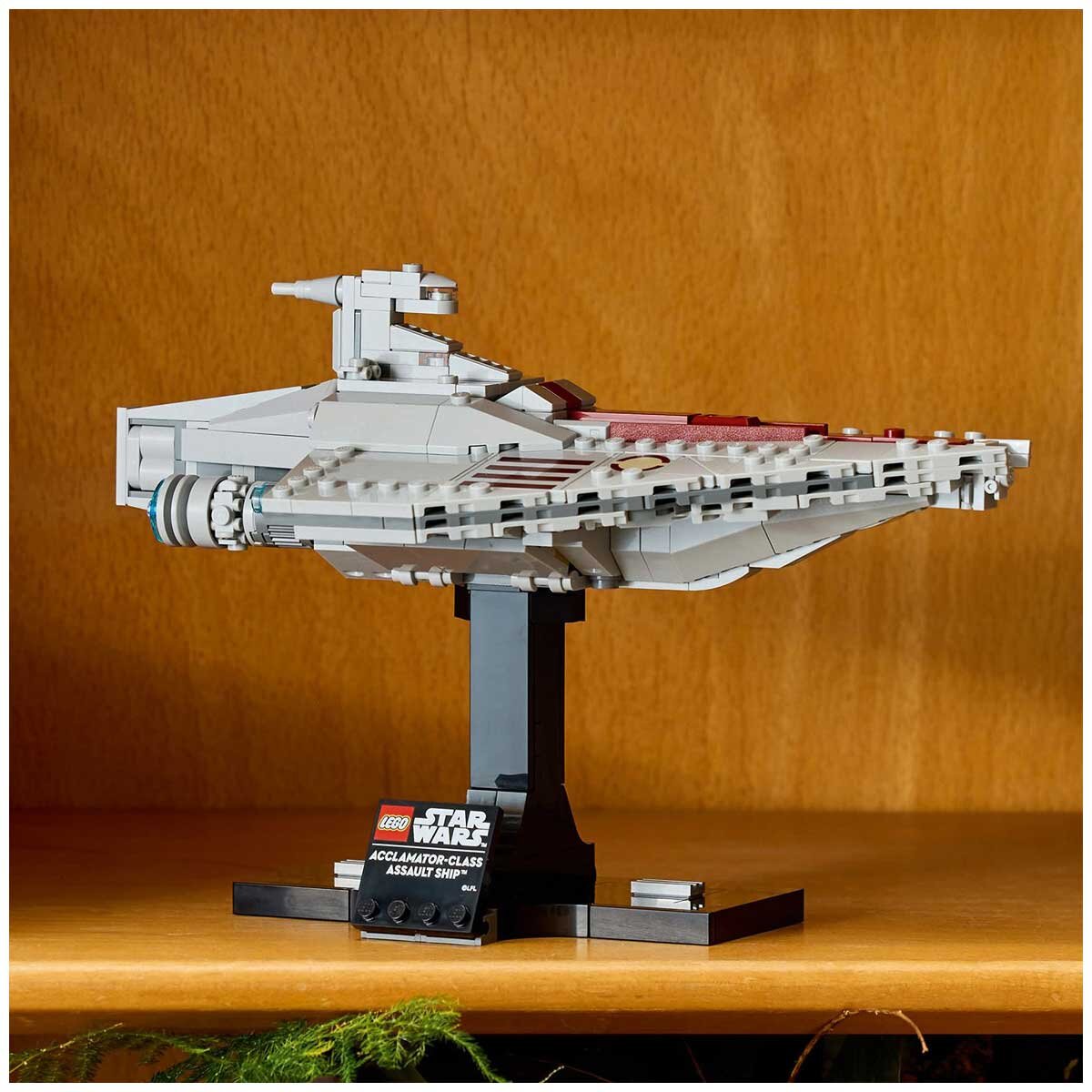 LEGO Star Wars Acclamator-Class Assault Ship, Buildable Starship Model 75404