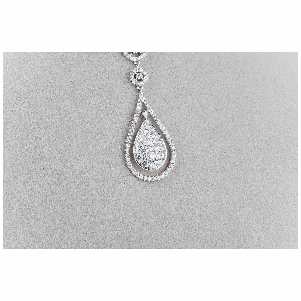 18KT White Gold 2.75ctw Diamond Teardrop Necklace