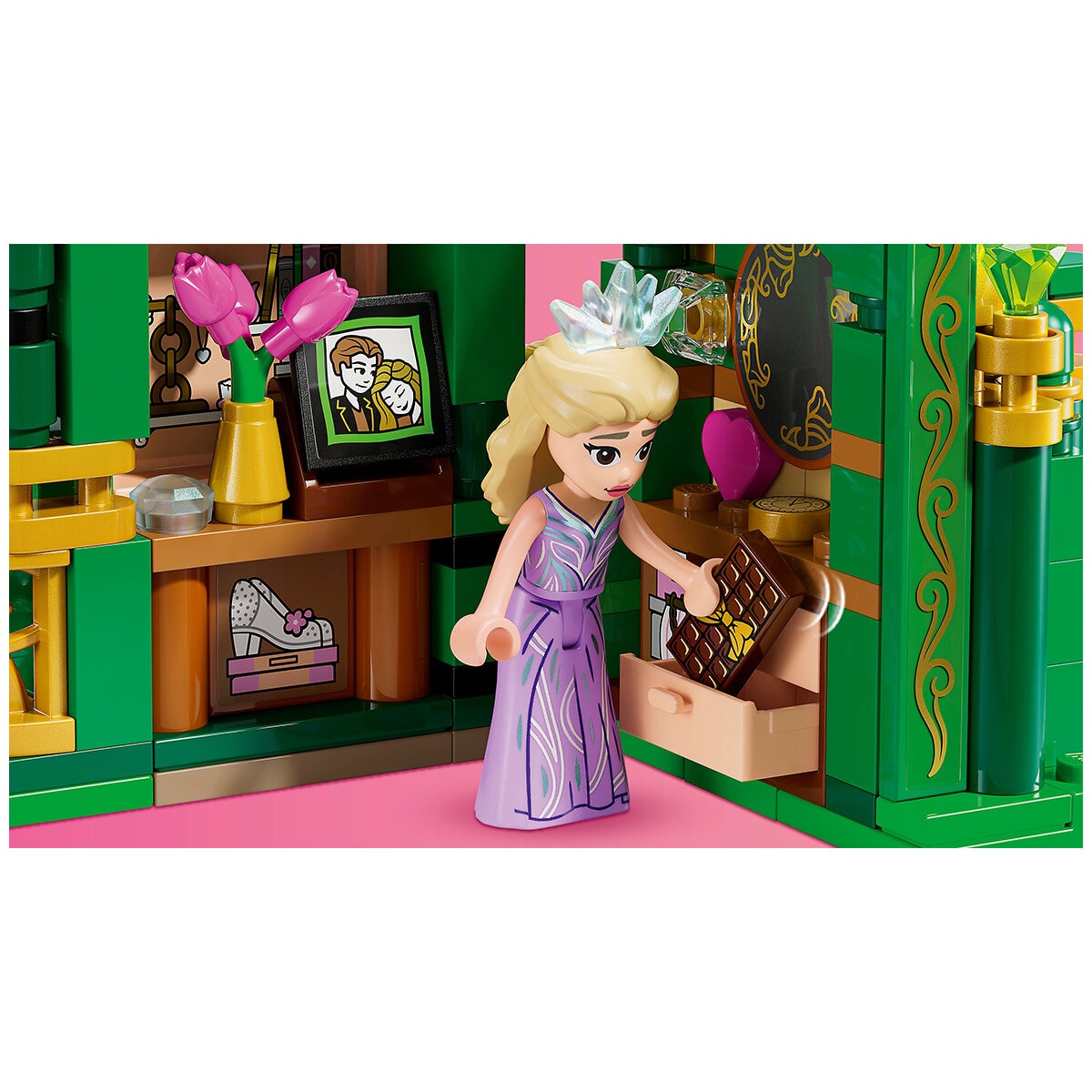 LEGO Wicked Emerald City & Kiamo Ko Castle 75689
