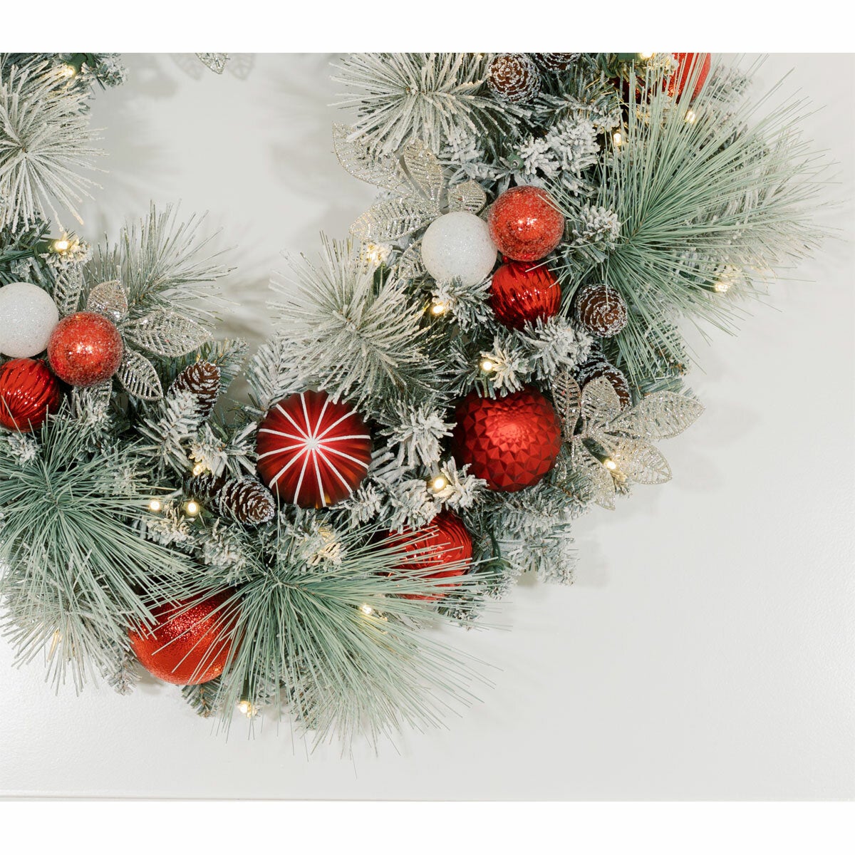 CGH Pre-Lit Decorated Holiday Artificial Wreath Red 76.2cm