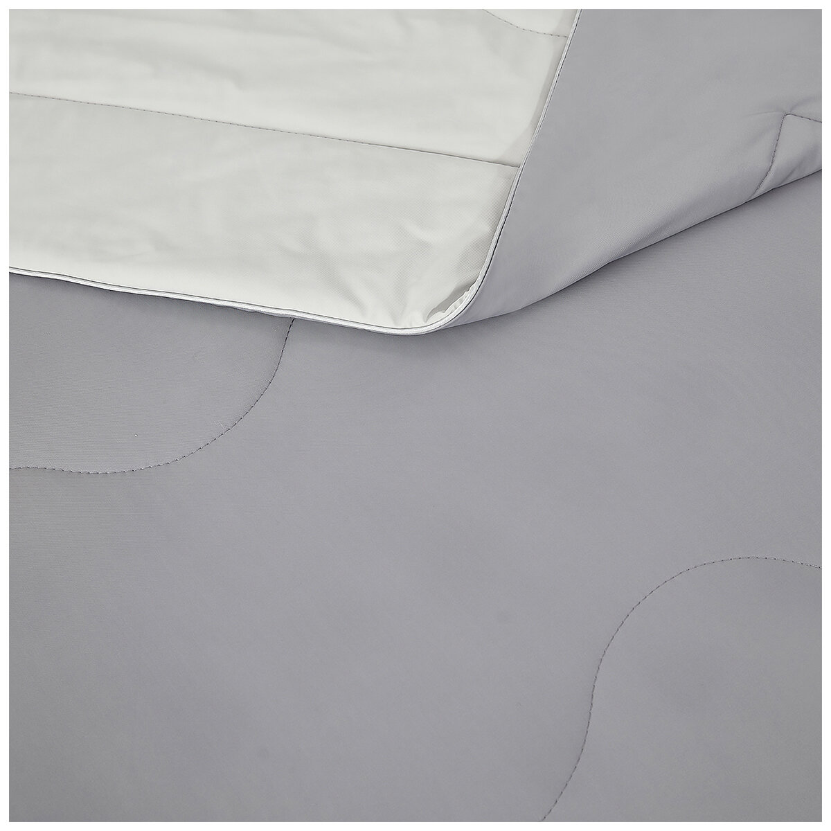Hotel Grand EternaCool Cooling Comforter King Grey Hotel Grand EternaCool Cooling Comforter King Grey