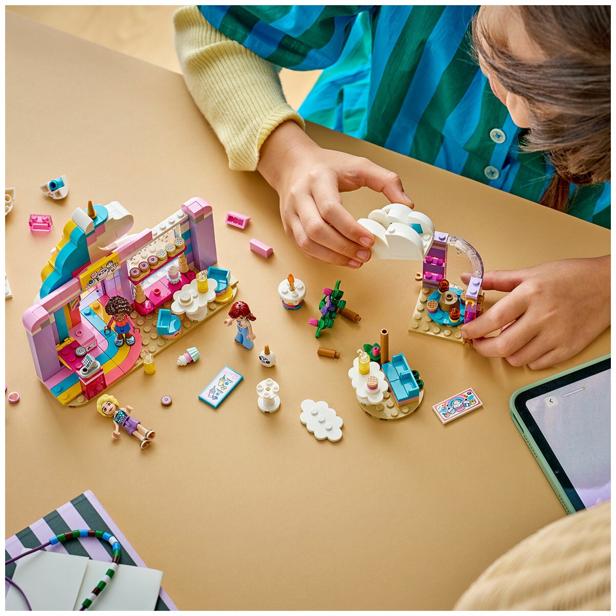 LEGO Friends Unicorn Dream Café 42684