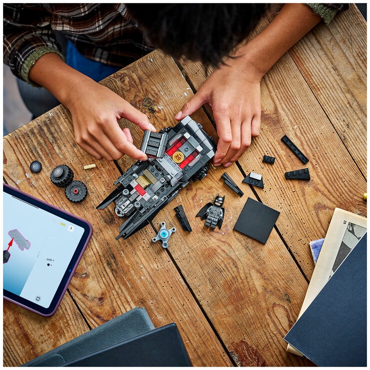 LEGO Super Heroes DC The Batman Batmobile 76332