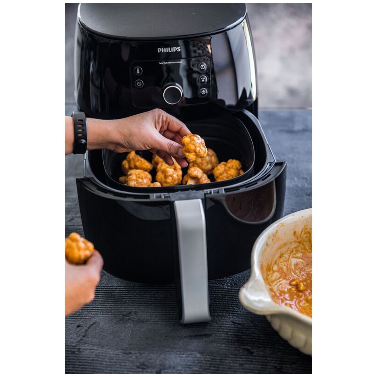 Philips XXL Digital Airfryer HD965093 Black