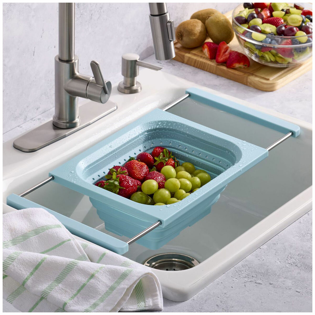 KitchenAid Expandable And Collapsible Colander 3.8L Blue