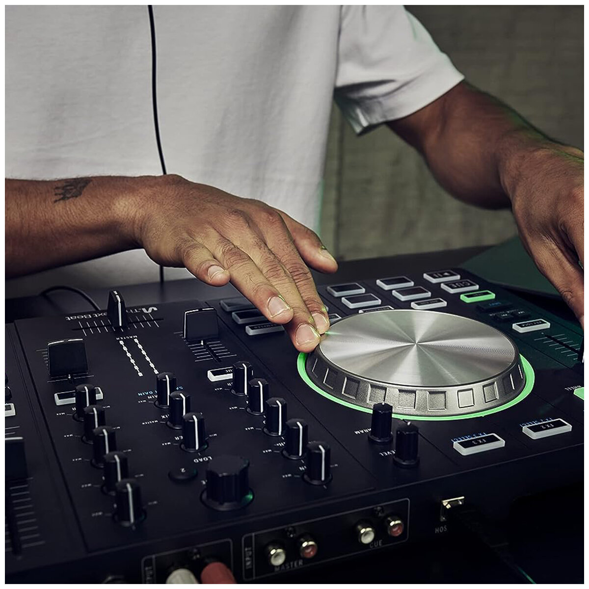 The Next Beat DJ Controller and Deck by Tiësto