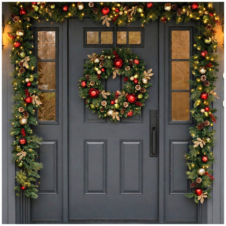CGH 76.2cm Pre-Lit Decorated Holiday Wreath Red