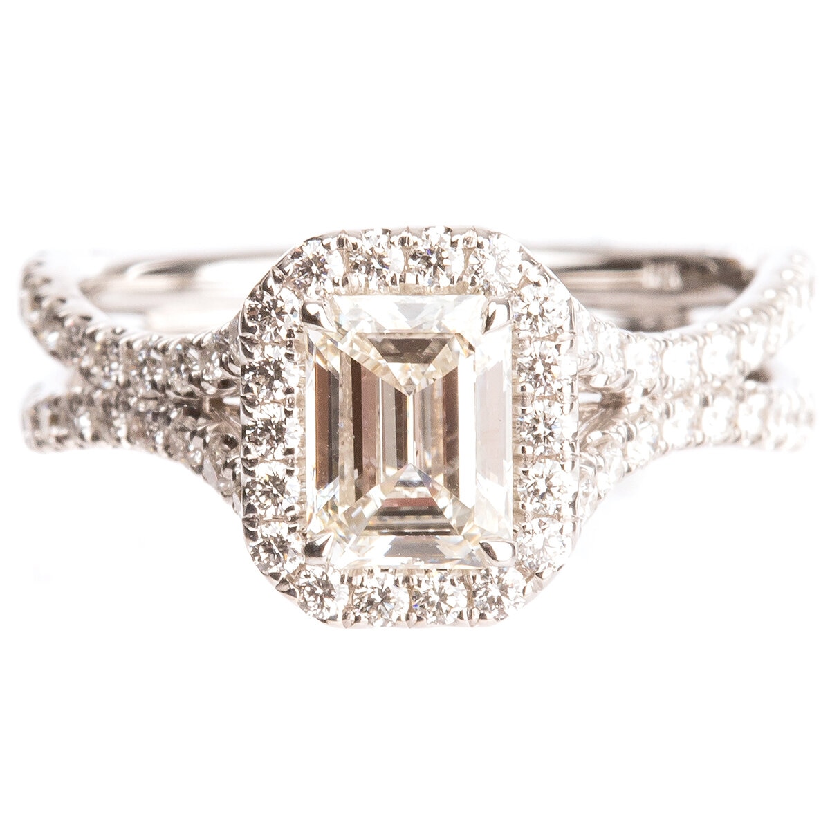 18KT White Gold 1.71ctw Diamond Halo Emerald Ring with 1ctw Centre Stone