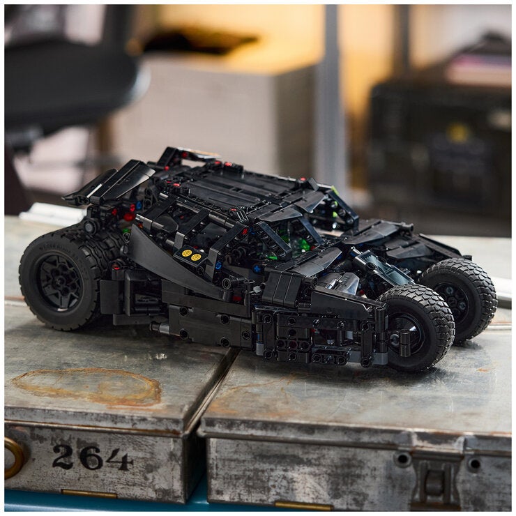 LEGO Technic Batmobile Tumbler 42239 LEGO Technic Batmobile Tumbler 42239
