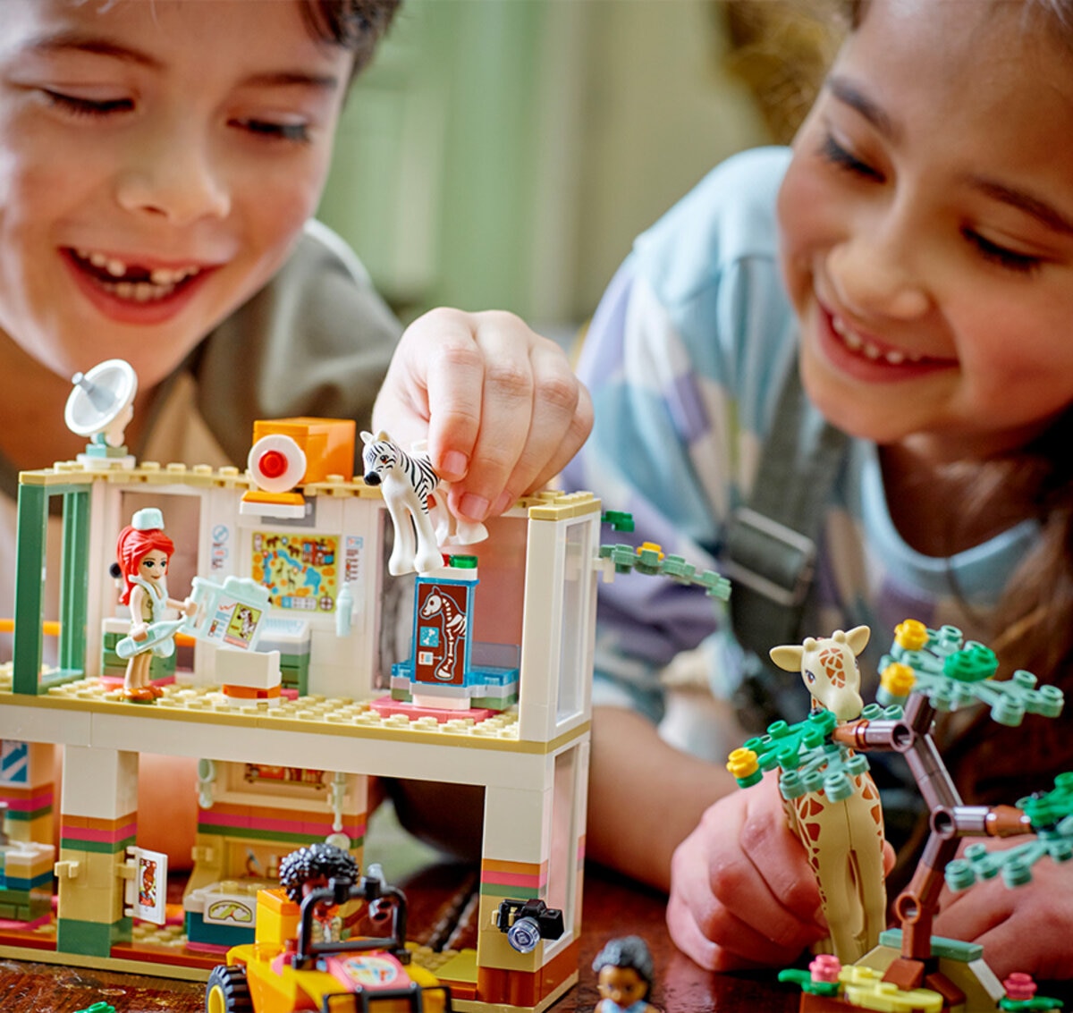 lego friends mia's wildlife rescue 41717