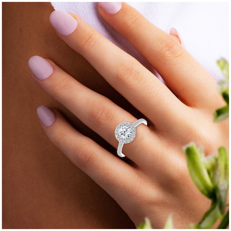 18KT White Gold 1.68ctw Diamod Bridal Set With 1.00ctw Centre