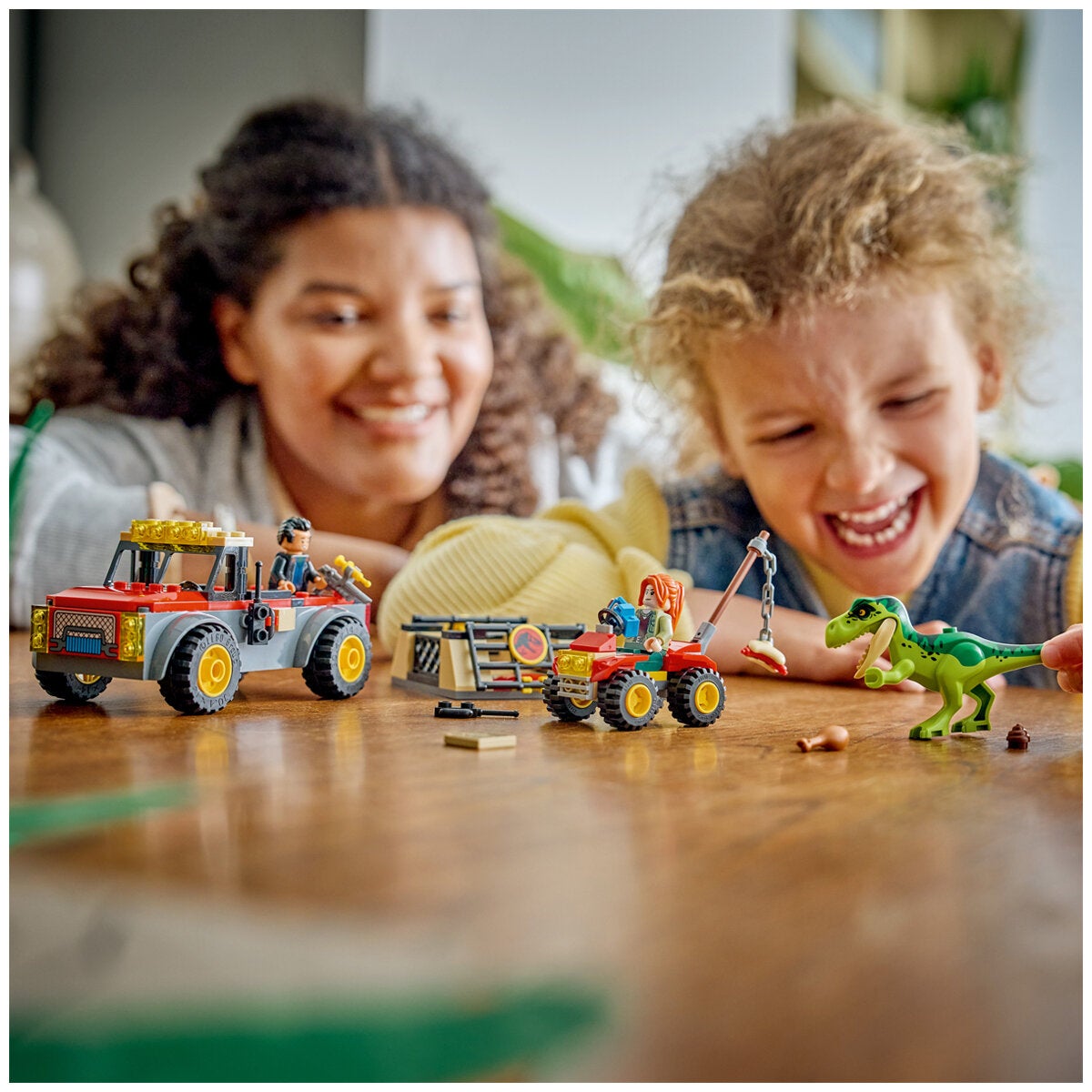 LEGO Jurassic World Young T. rex Transport Truck 77978 LEGO Jurassic World Young T. rex Transport Truck 77978