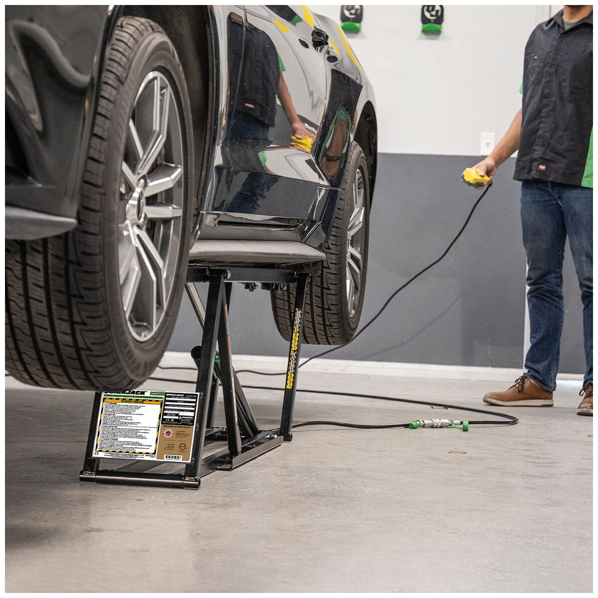 QuickJack Portable Car Lift 6000TL-208-240V QuickJack Portable Car Lift 6000TL-208-240V