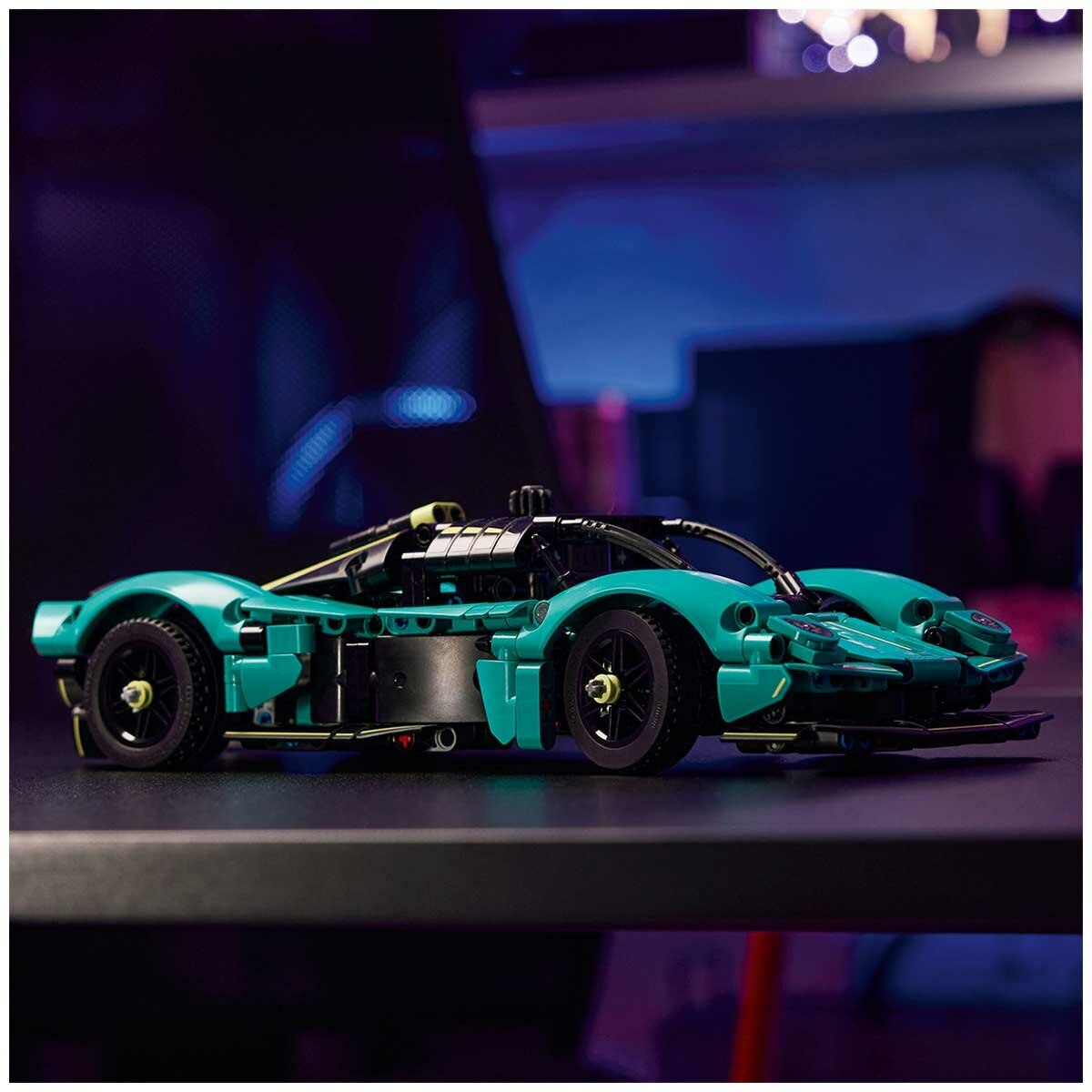 LEGO Aston Martin Valkyrie 42208