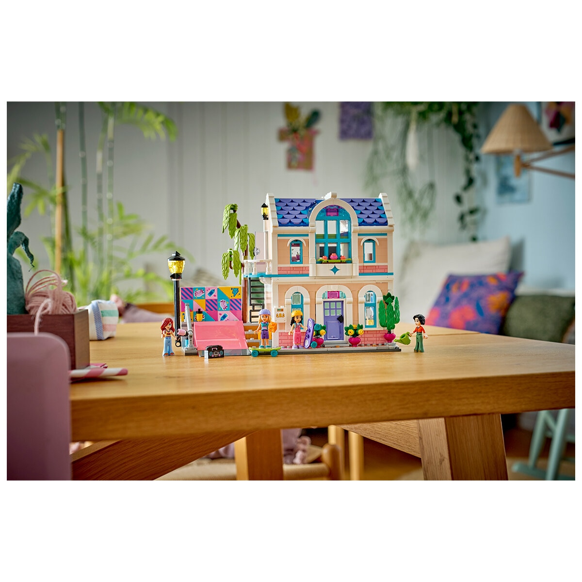 LEGO Friends Liann’s Family House 42687