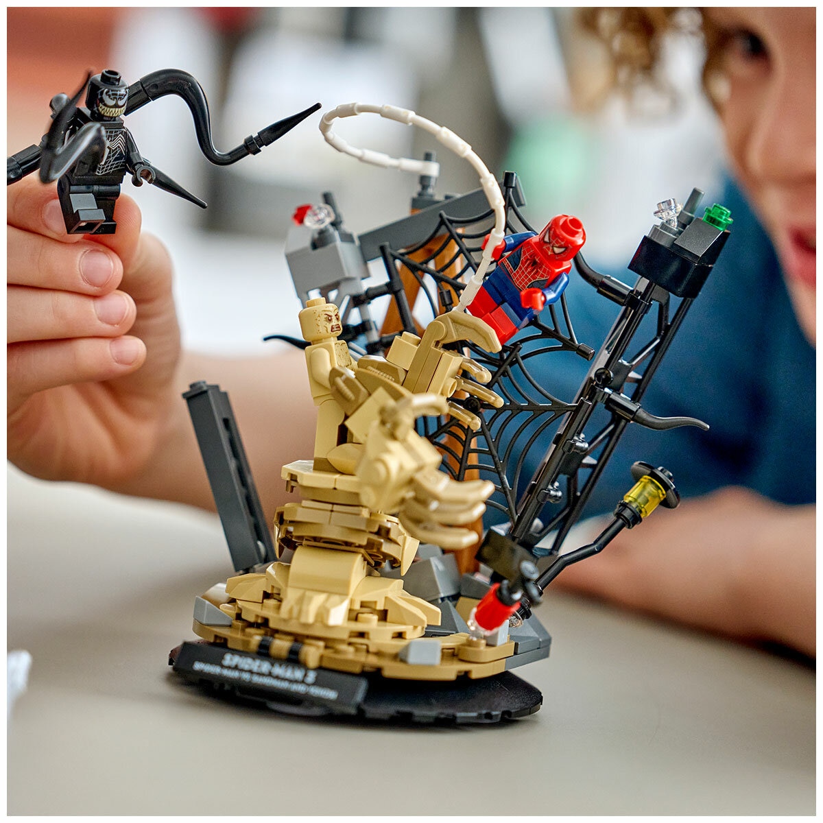 LEGO Marvel Epic Battle Spider-Man vs. Sandman 76334