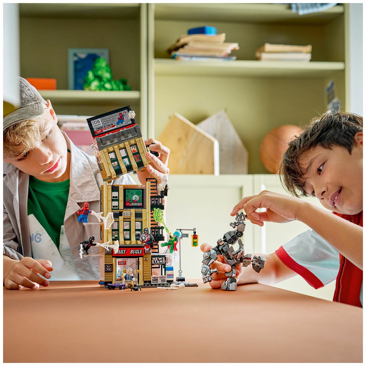 LEGO Marvel Spider-Man vs. Mysterio The Daily Bugle 76342