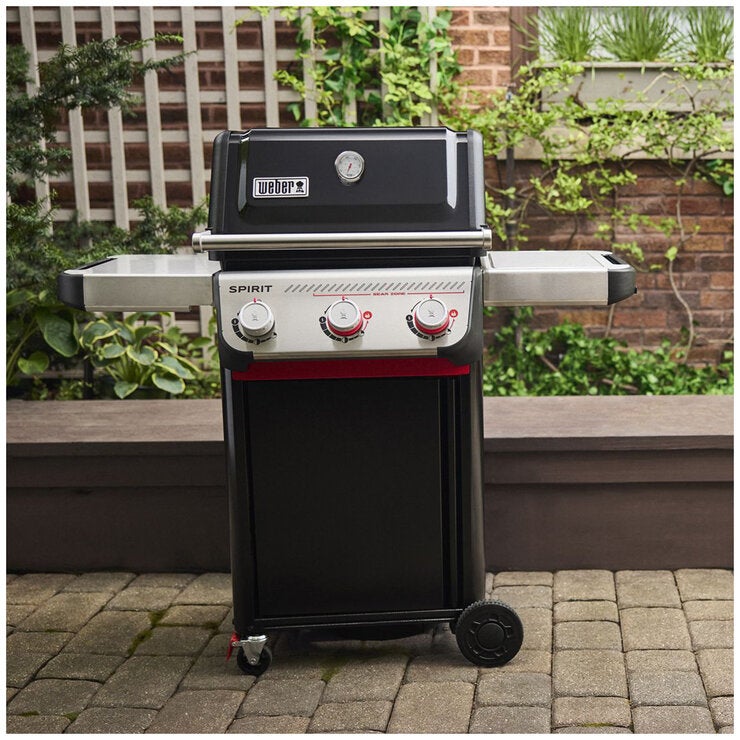 Weber Spirit E-325 with Cover Weber Spirit E-325 with Cover