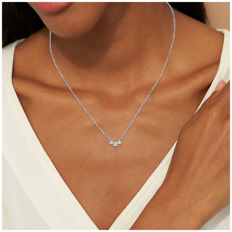 18KT White Gold 0.15ctw Diamond Three Stone Pendant