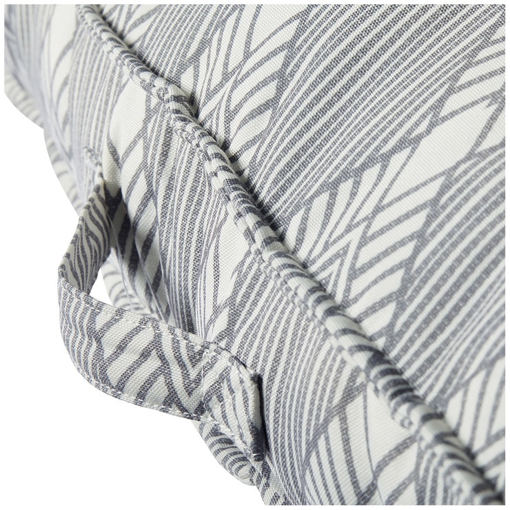 Kirkland Signature Square Tufted Indoor & Outdoor Pet Bed Grey Multi