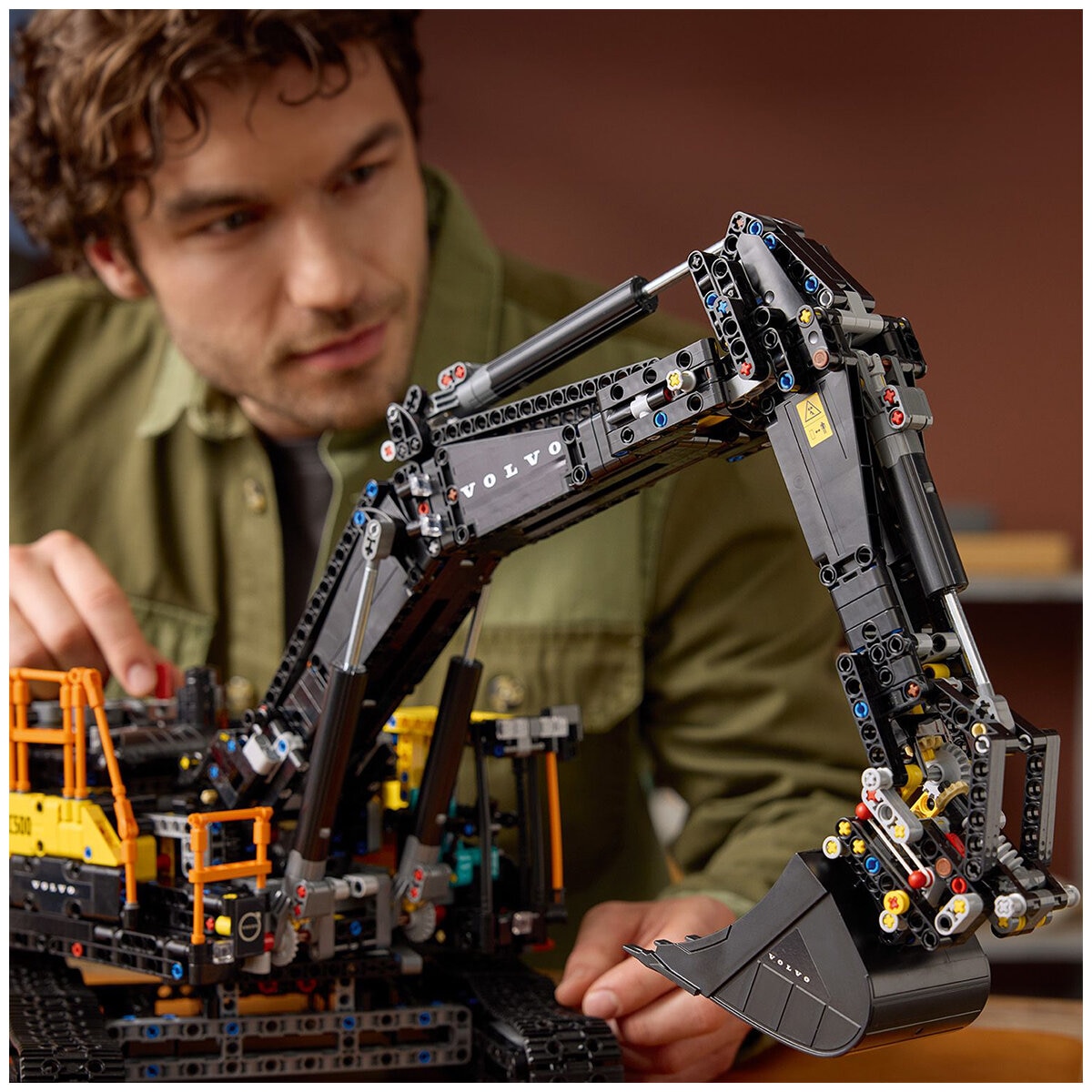 LEGO Technic Volvo EC500 Hybrid Excavator 42215