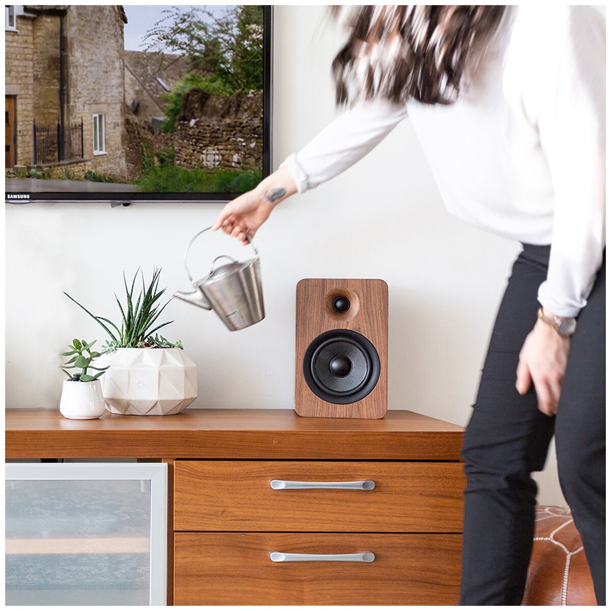 Kanto YU6 200W Powered Bookshelf Speakers Walnut KO-YU6WALNUT-I