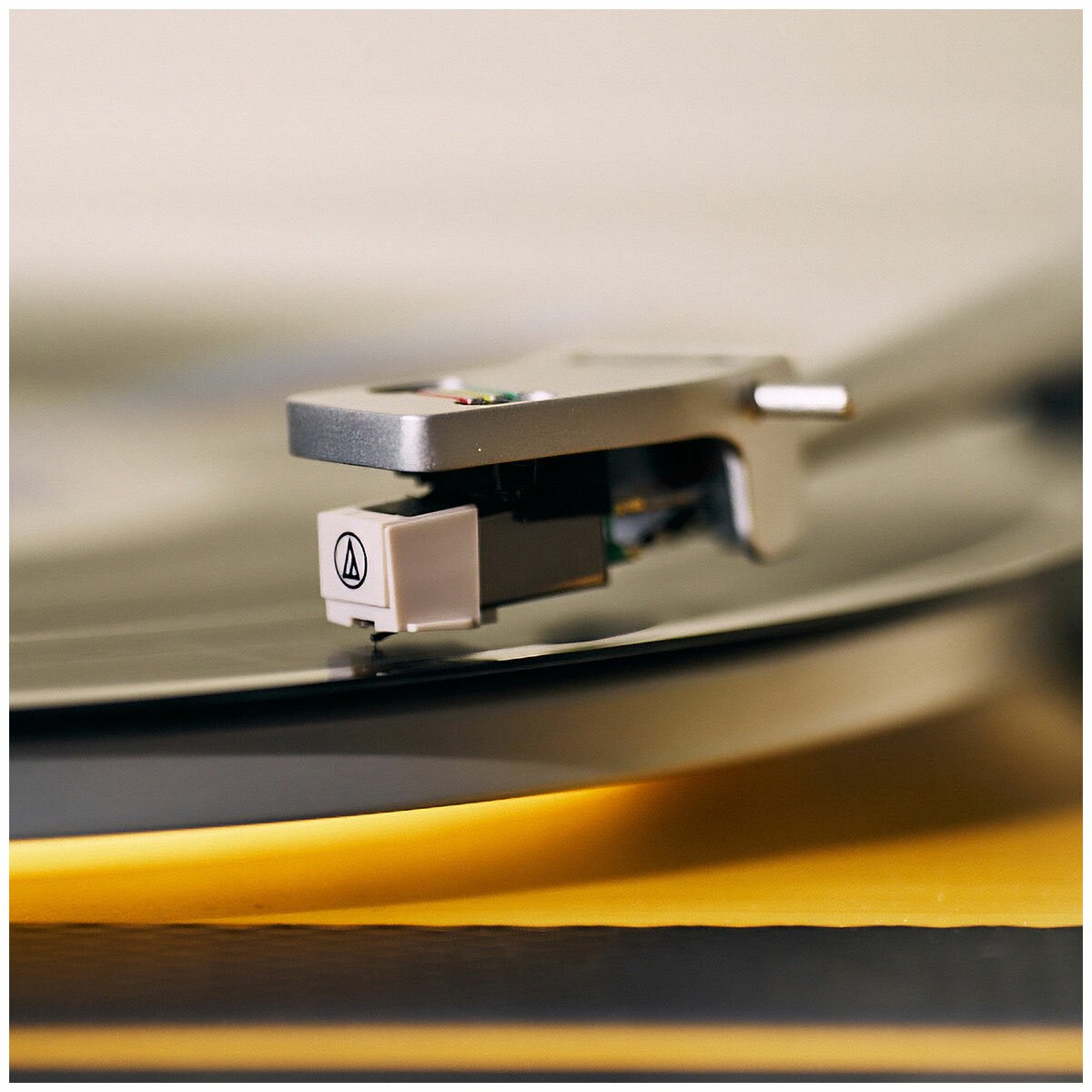 House of Marley Soul Rebel All in 1 Turntable Signature Black EM-JT401-SB