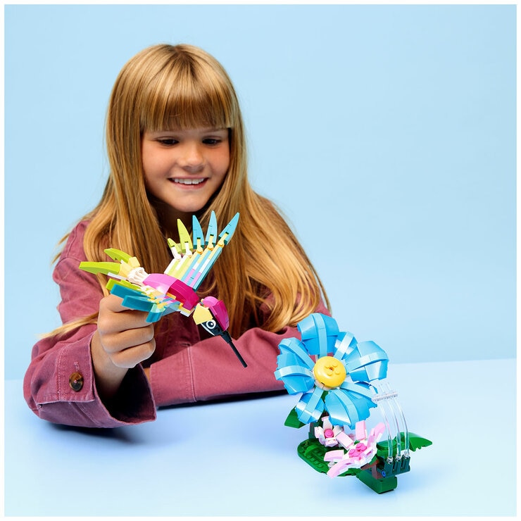 LEGO Creator 3 in 1 Wild Animals Colourful Hummingbird 31384