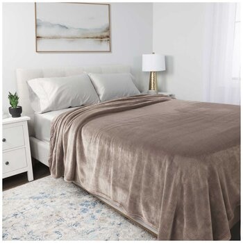 Kirkland Signature Plush Blanket Queen