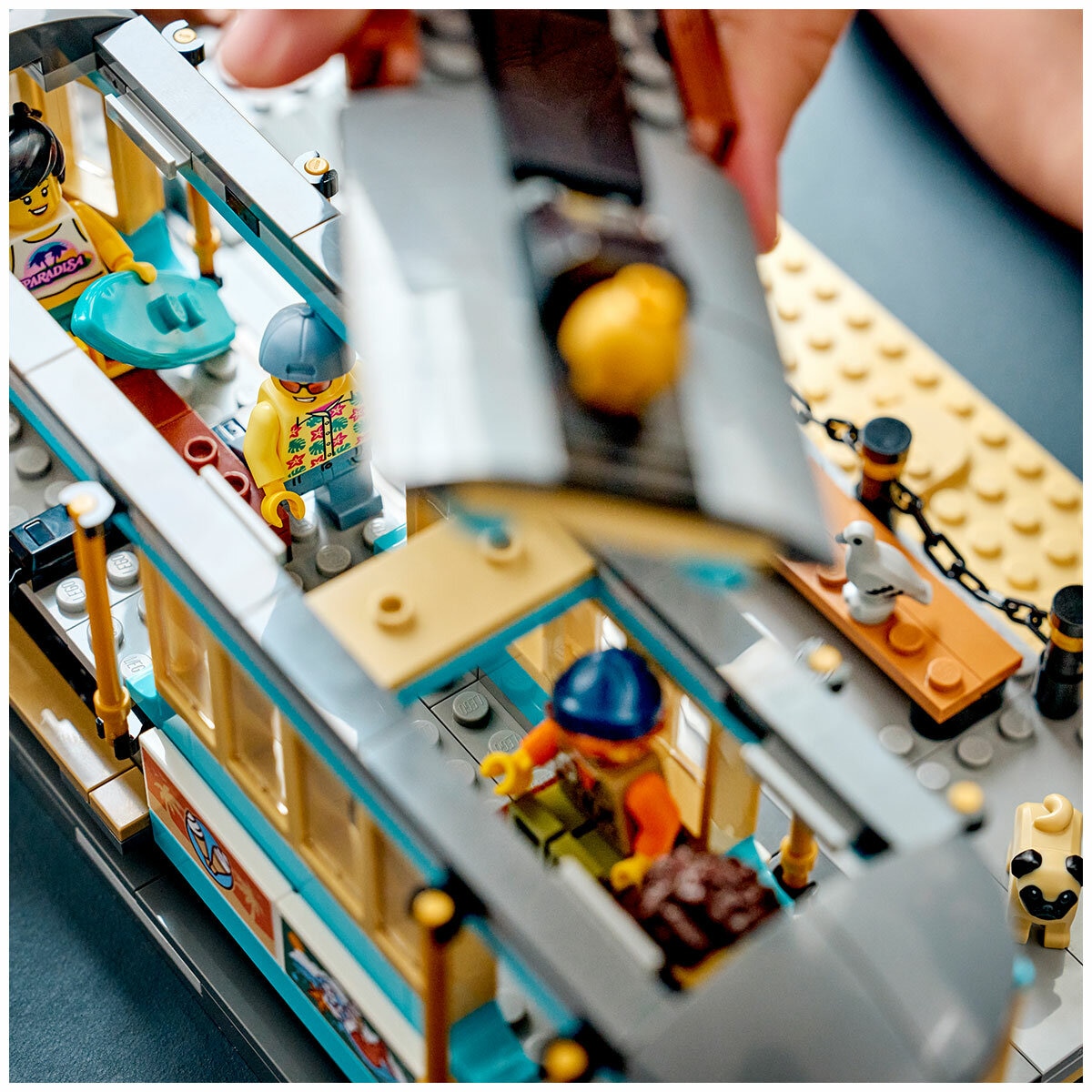 LEGO City Classic Beach Streetcar 60506