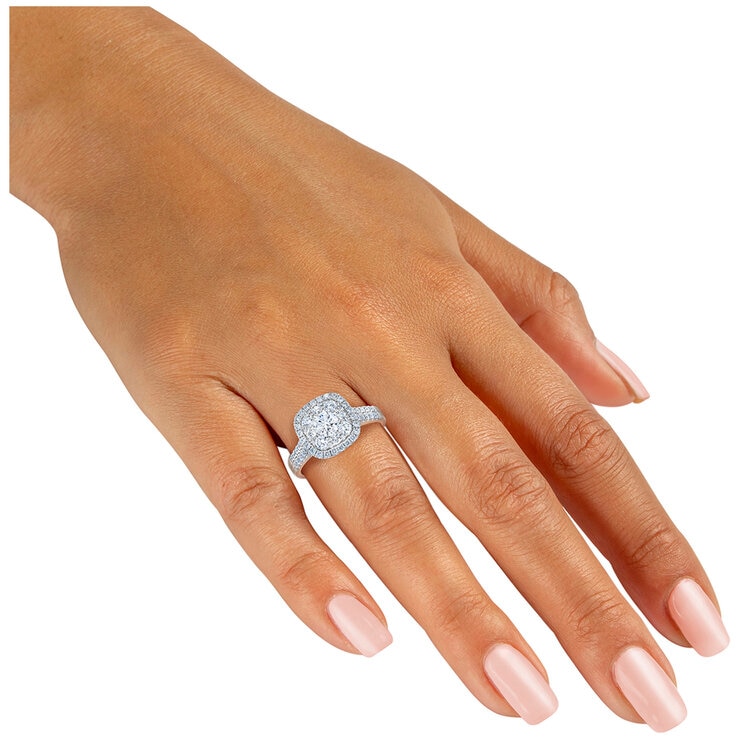18KT White Gold 1.50ctw Round Brilliant Square Halo Diamond Ring 18KT White Gold 1.50ctw Round Brilliant Square Halo Diamond Ring