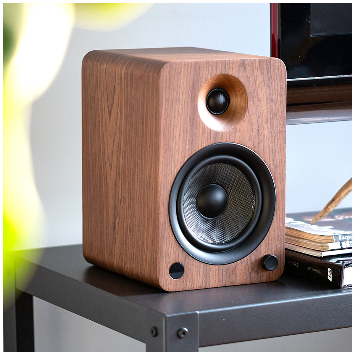 Kanto YU6 200W Powered Bookshelf Speakers Walnut KO-YU6WALNUT-I