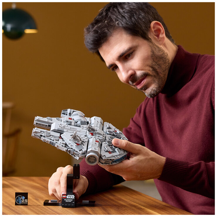 LEGO Star Wars Millennium Falcon 75375 LEGO Star Wars Millennium Falcon 75375