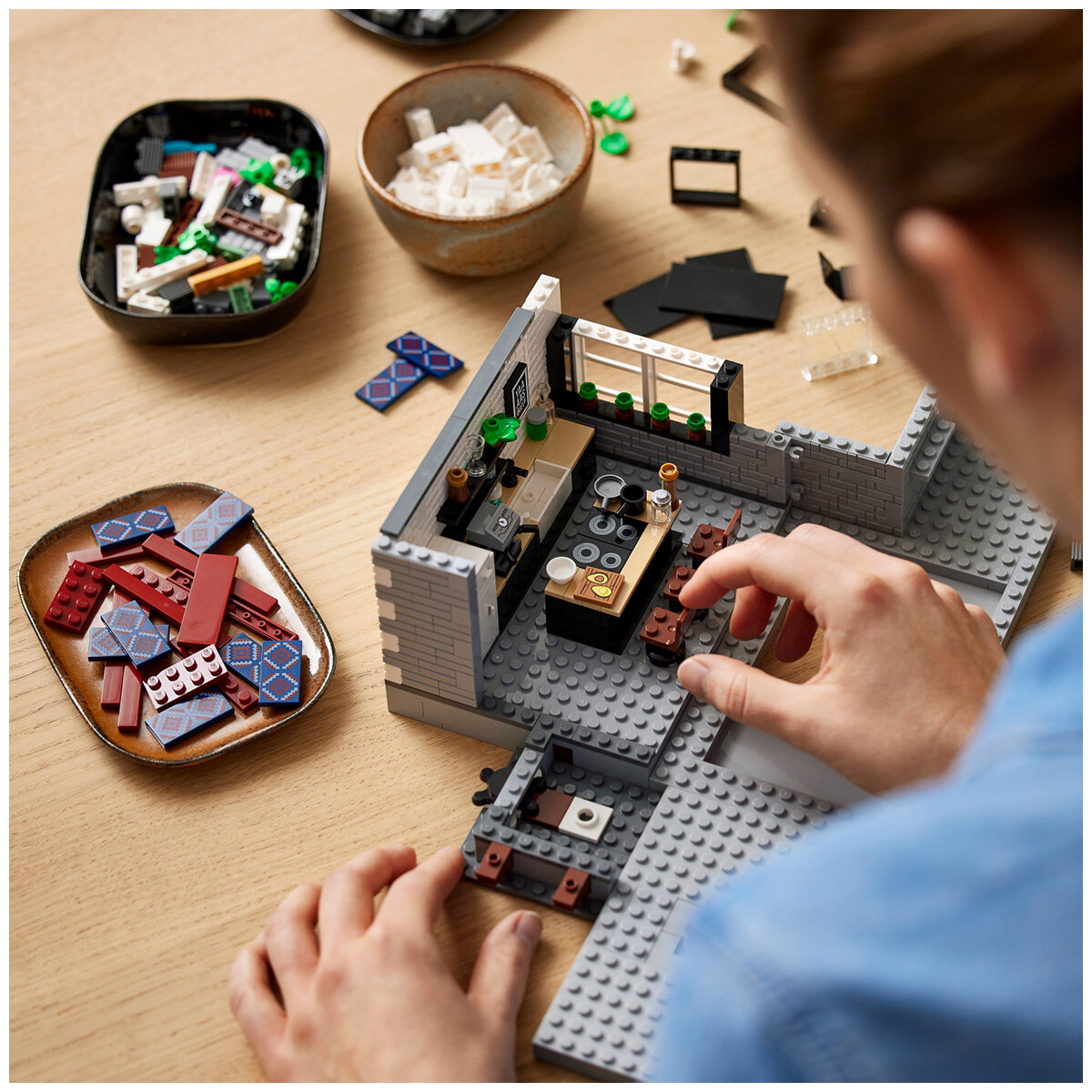 LEGO Icons Queer Eye - The Fab 5 Loft 10291