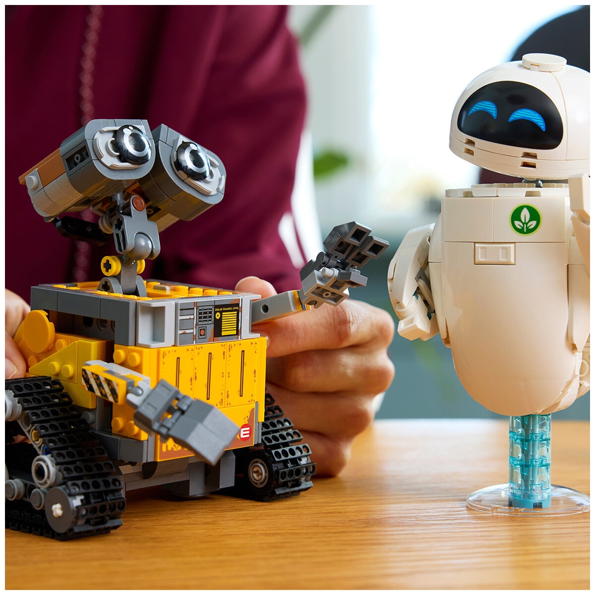 LEGO Disney and Pixar WALL-E and EVE 43279
