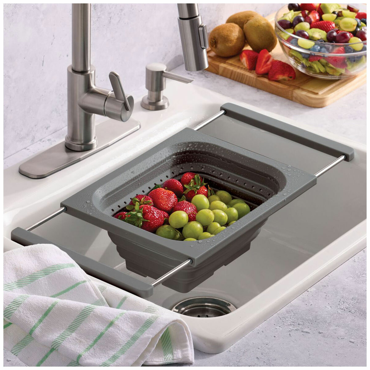 KitchenAid Expandable And Collapsible Colander 3.8L Grey