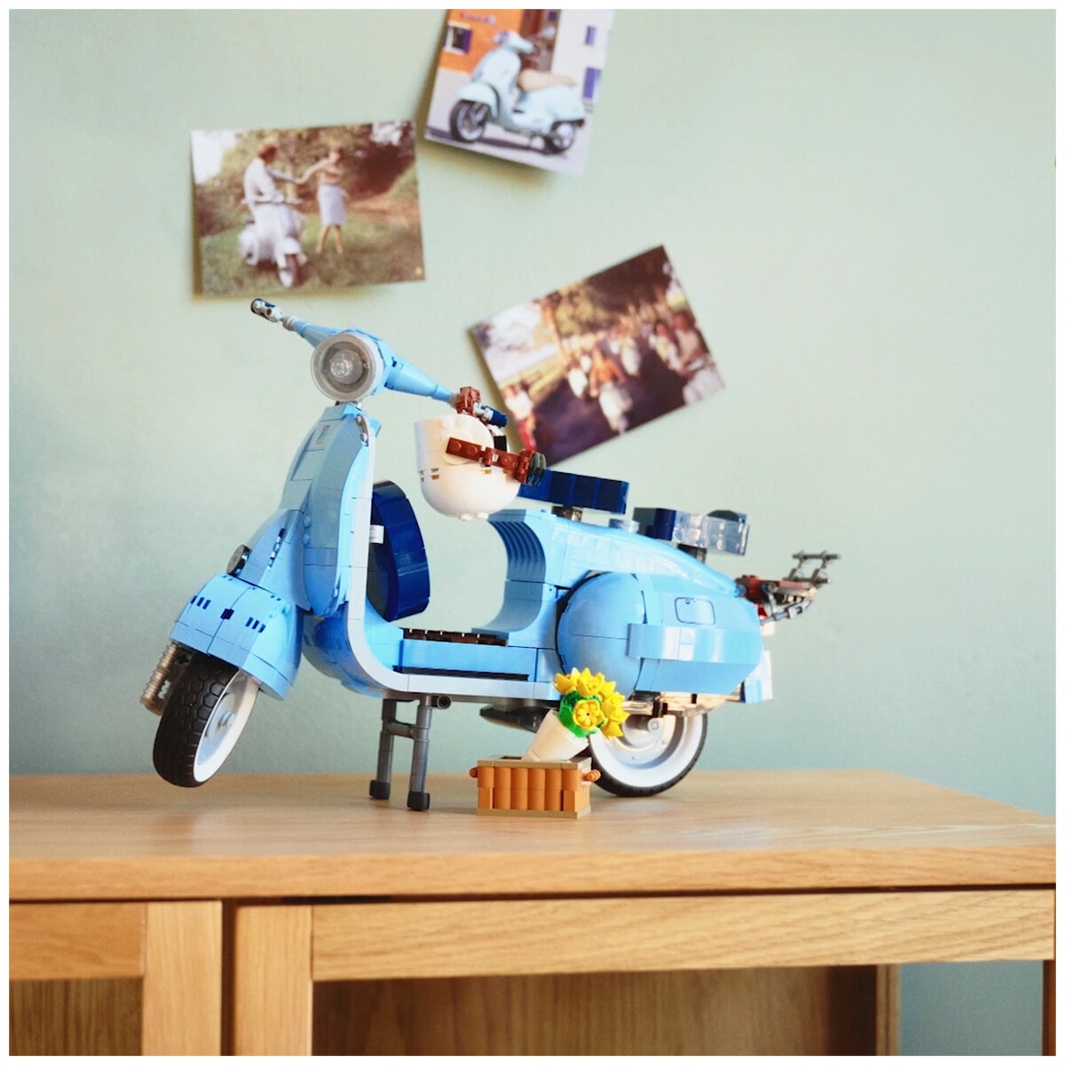 LEGO Icons Vespa 125 10298