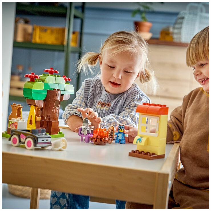 LEGO DUPLO Bluey Pizza Girls with Muffin and Bluey 10469