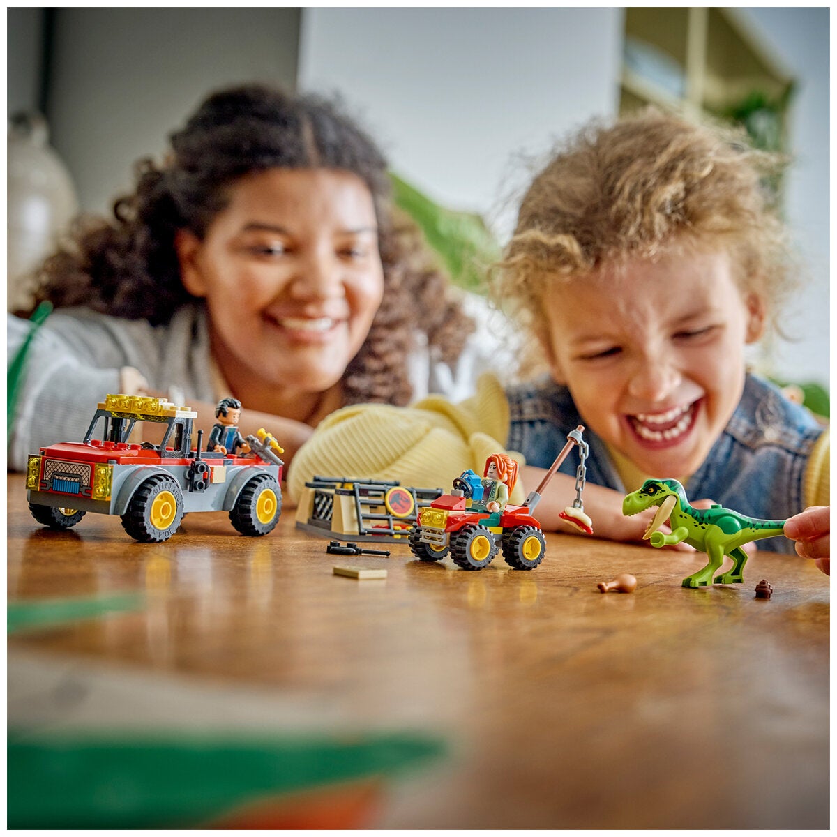 LEGO Jurassic World Young T. rex Transport Truck 77978 LEGO Jurassic World Young T. rex Transport Truck 77978